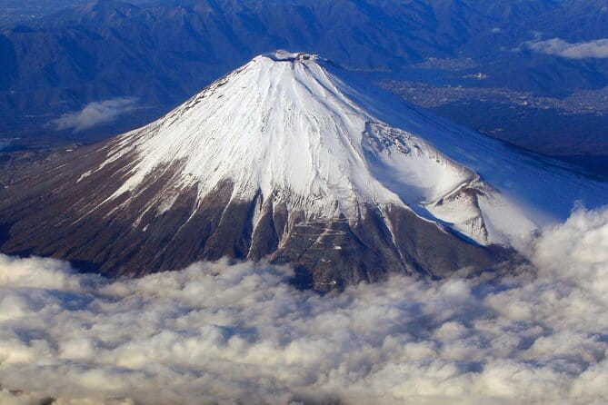 Mount Fuji 1-Day Trip: Kawaguchiko Ropeway & Matcha Culture - Refreshments at Lawson Convenience Store