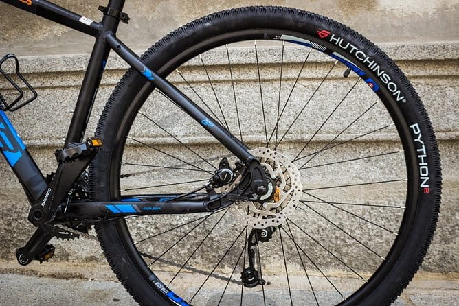 Mountain bike RENTAL one day (24 hours) all extras included. - Exploring Madrid by Bike: An Authentic Outdoor Experience