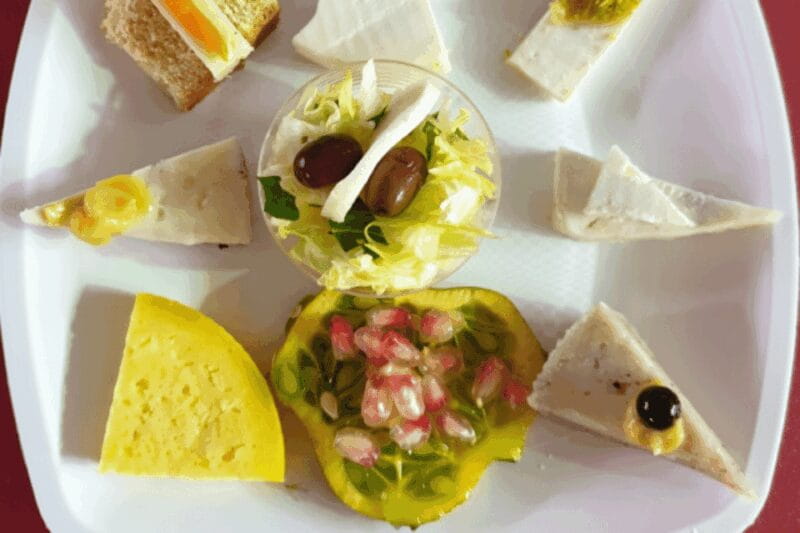 MOZZARELLA WITH YOUR OWN HANDS, EXPERIENCE ON THE FARM - Who Will Love This Tour?