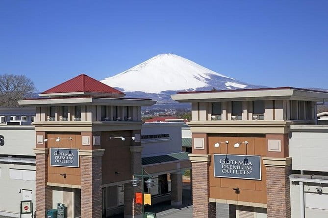Mt. Fuji 5th Station, Owakudani Ropeway, Pirate Ship Plus Outlet Shopping! - Exploring the Outlet Shopping Experience