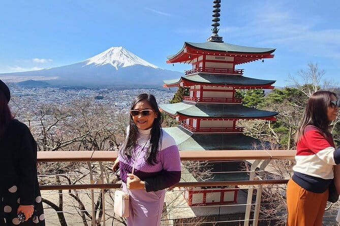 Mt. Fuji and Cherry Blossom Day Trip With English Speaking Driver - Kitaguchi Hongu Fuji Sengen Jinja Shrine: A Cultural Gem