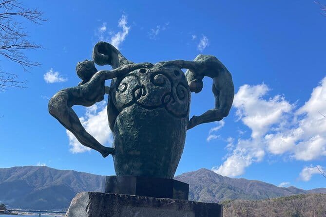 Mt. Fuji Cherry Blossom and Shibasakura Festival Tour - Cuisine and Dining