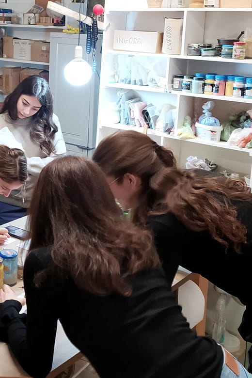 Mugello, Tuscany. Majolica decoration technique workshop. - Key Points / Takeaways