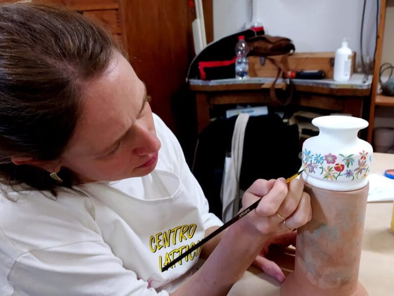 Mugello, Tuscany. Majolica decoration technique workshop. - The Value of Professional Materials and Personal Customization