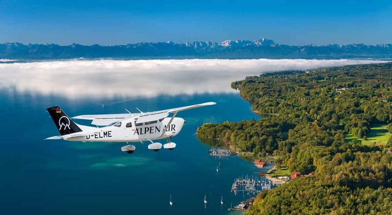 München: Rundflug München, Seen, Schlösser, Alpen abAugsburg - An In-Depth Look at the Munich Scenic Flight