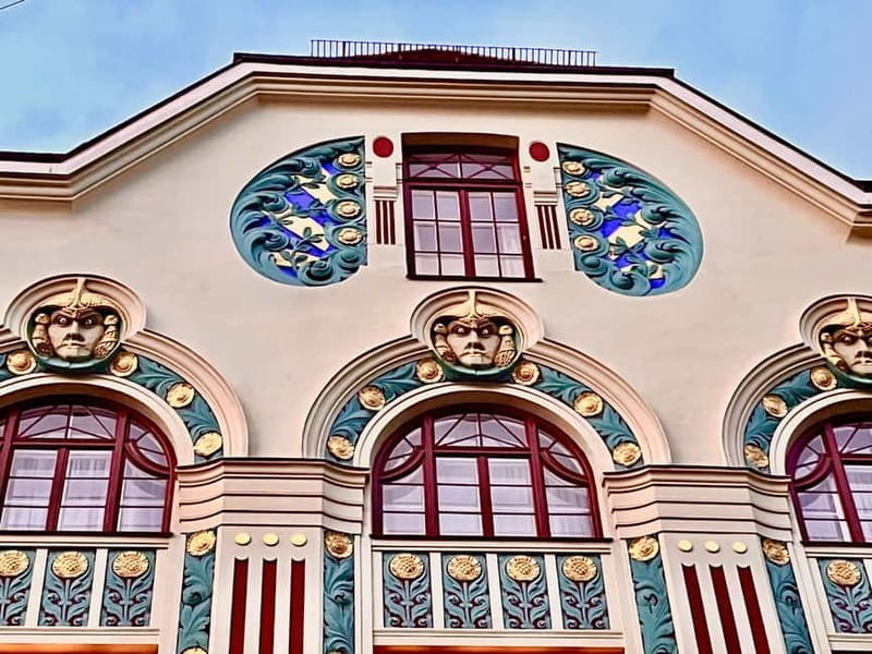 Munich: Guided Private E-Bike Tour with Beer Garden Lunch - Exploring Munich’s Hidden Corners on a Private E-bike