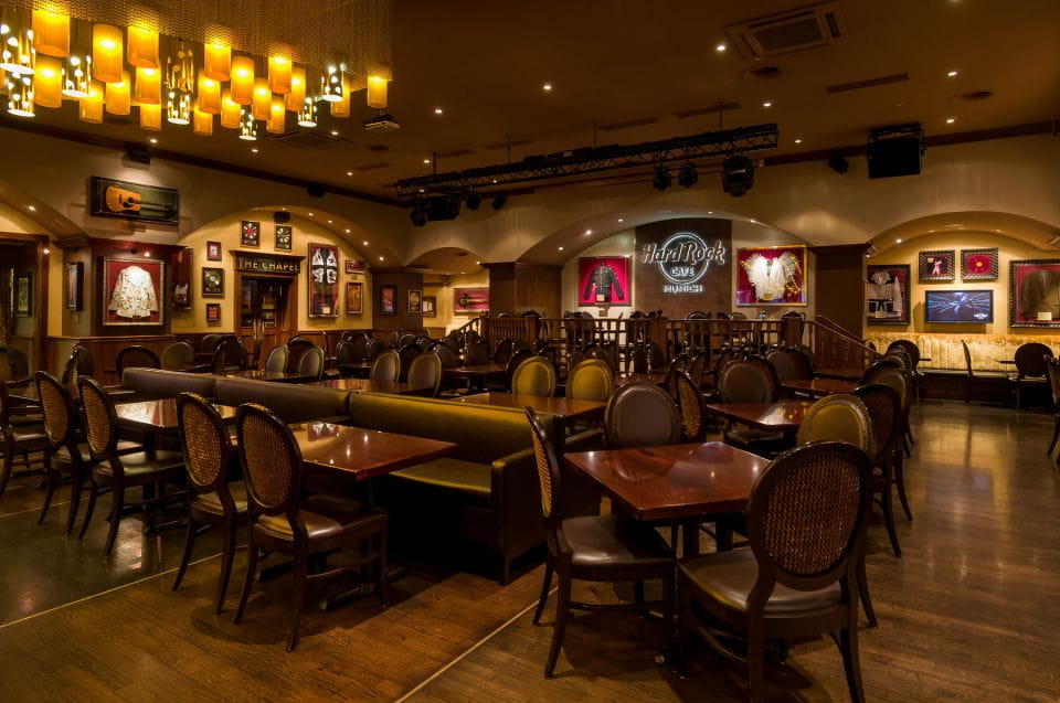 Munich: Hard Rock Cafe With Set Menu for Lunch or Dinner - Main Course Options