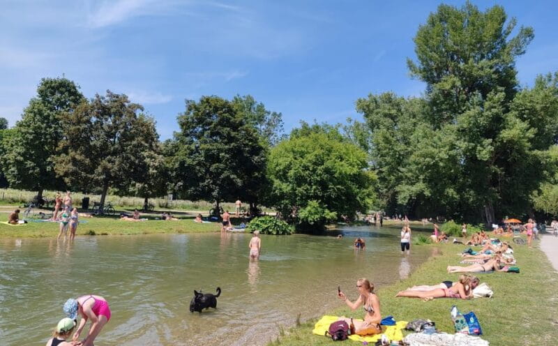 Munich: Mini Classic Bike Tour with Beer Garden Stop at 4 PM - Key Points/Takeaways