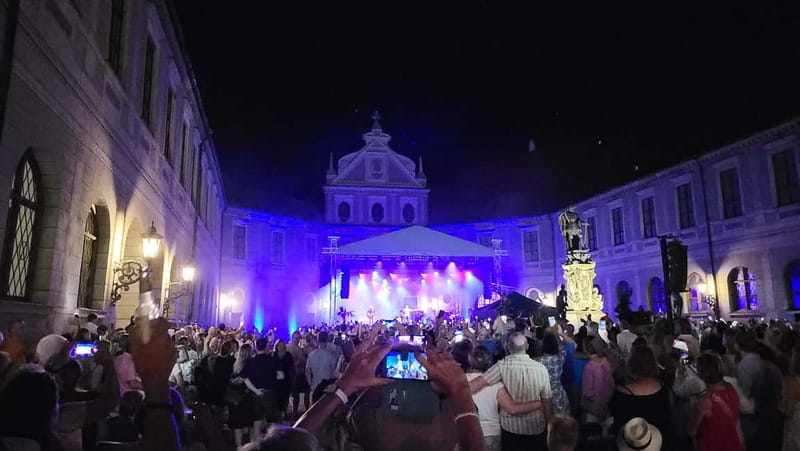 Munich: Open Air Concert - Just Tina - Turner Tribute Show - Key Points / Takeaways