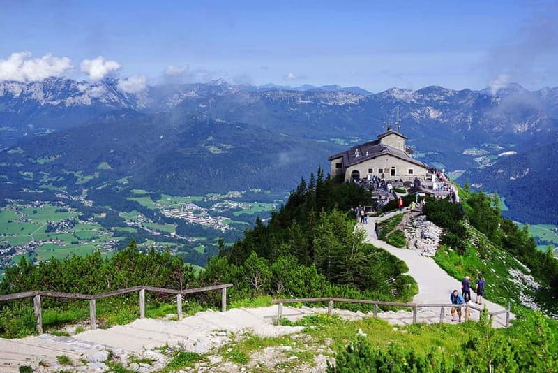 Munich: Private Eagle's Nest Tour, WW2 Museum-Entry & Lunch - A Guided Walk Through History at the Eagle’s Nest