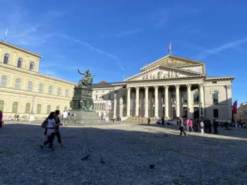 Munich: Sightseeing hopping Summer in the city with an aperitif drink - Price and Booking Considerations