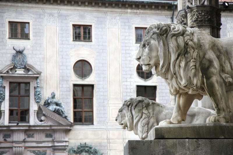 Munich: Third Reich & WWII Walking Tour - Exploring Munich’s Dark Side: A Walk Through History