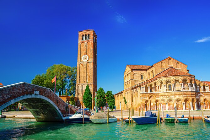 Murano & Burano Islands Guided Small-Group Tour by Private Boat - Exploring Murano