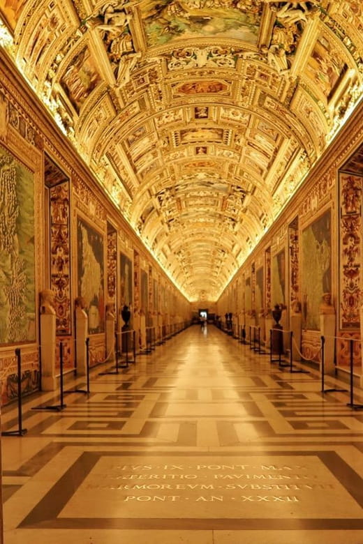 Musei Vaticani & Cappella Sistina: VIP guided tour - Exploring the Vatican Museums