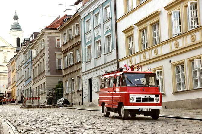 Must-do sites in Warsaw: retro car private tour with hotel pickup - Who Is This Tour For?