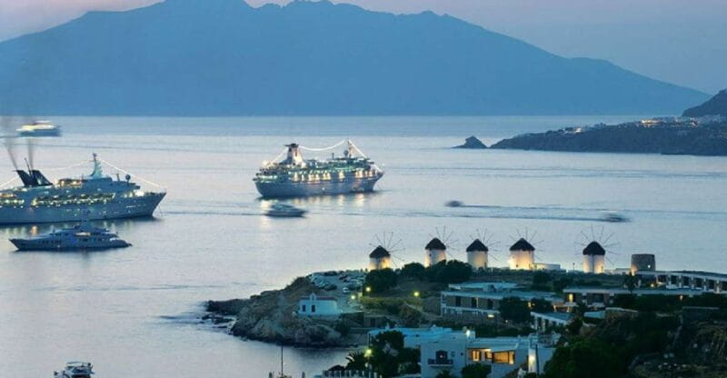 Mykonos: Highlights Tour with Panagia Tourliani Monastery - Entering Mykonos Old Town: Whitewashed Charm and Iconic Sights