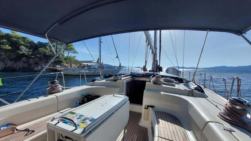 Mykonos: South Beaches Sailing Tour with Lunch and Transfers - Onboard Dining: Mediterranean Flavors at Sea