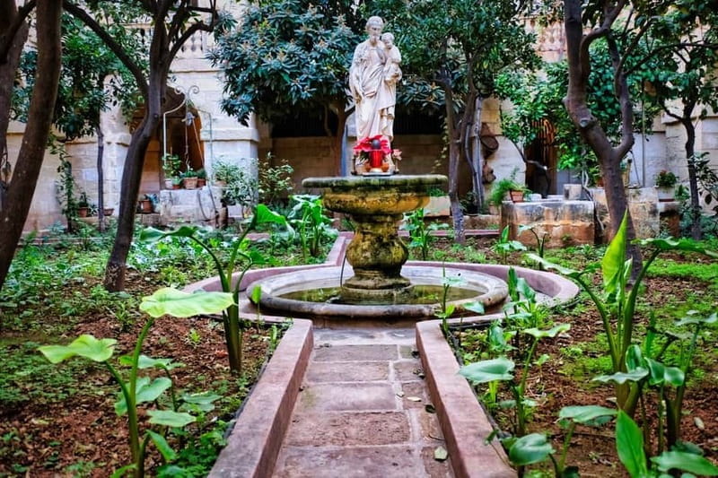 Mysteries in a Valletta Monastery - Guided Tour - The Setting: A Cloistered Monastery in the Heart of Valletta