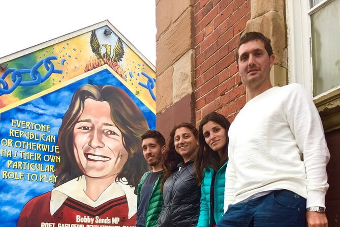 N0 1 Belfast black cab Irish and British mural 2hr private tour - The Itinerary: What You Can Expect