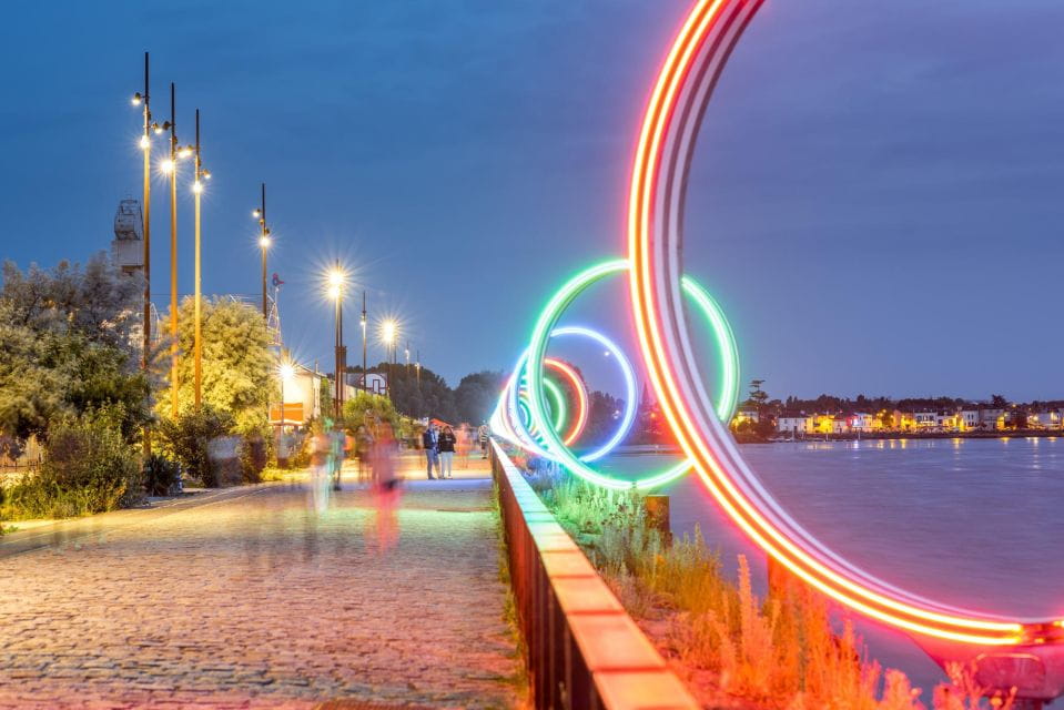 Nantes: Express Walk With a Local in 60 Minutes - Uncovering the Citys History