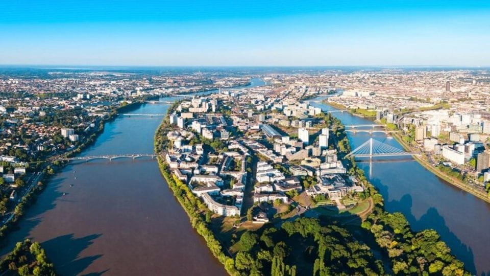 Nantes : Must-see Attractions Walking Tour - Key Points