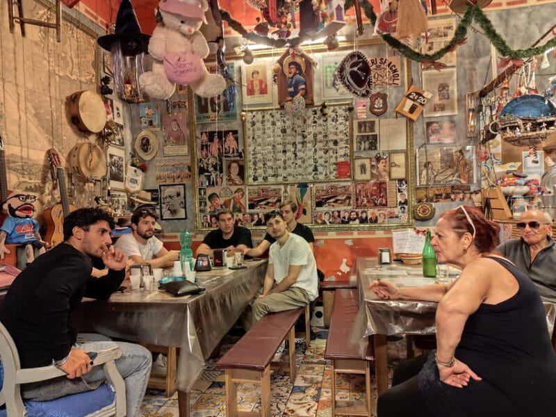 Naples: Authentic Family Home Lunch with Music Show & Spanish Quarters Tour - Entering Naples’ Hidden Corners: The Guided Walking Tour