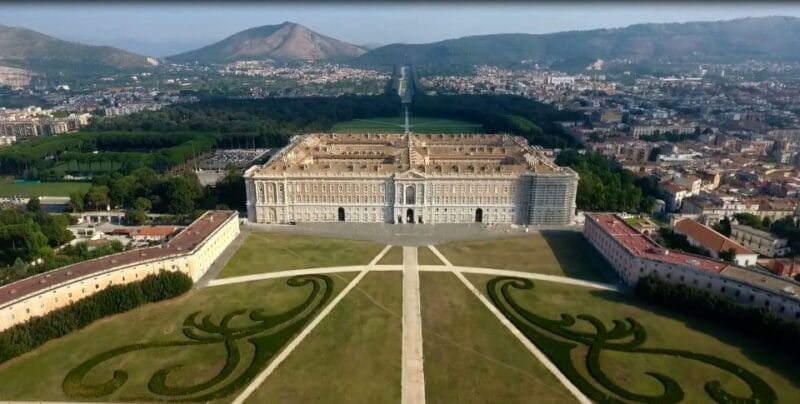 Naples: Caserta Royal Palace & Historic Center Day Trip - Exploring the Royal Palace of Caserta