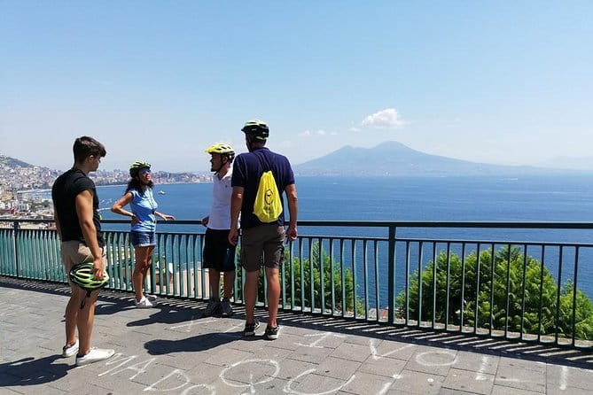 Naples panoramic e-bike(pedal assisted)ride with pizza tasting - Exploring the Experience in Detail
