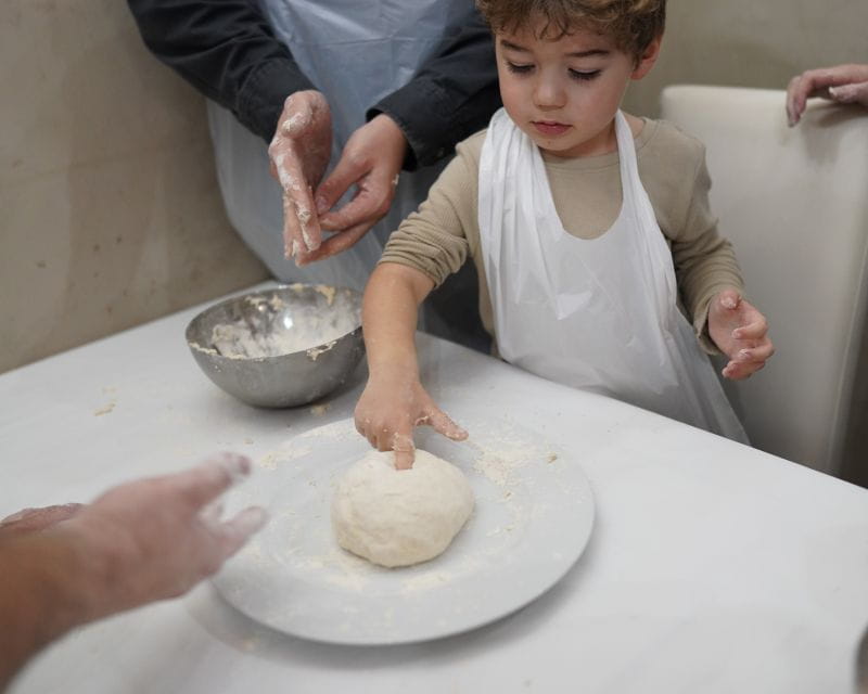 Naples: Pizza-Making Workshop with Drink and Appetizer - The Guides: Knowledgeable and Entertaining