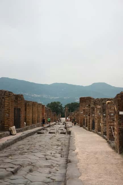 Naples: Pompeii & Mount Vesuvius Shore Excursion - Exploring the Ancient World: Pompeii’s Ruins in Depth