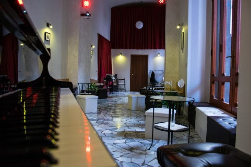 Naples: Traditional Neapolitan Music Concert - Deep Dive into the Experience: What to Expect