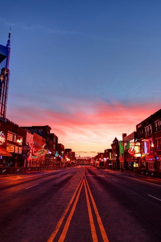 Nashville Night Whispers: Ghostly Tales and Historic Trails - Key Points