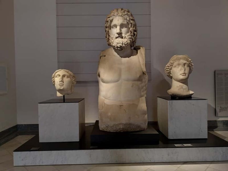 National Archaeological Museum synchronized audioguided tour without QR or app - Entering the Museum: Smooth Access and First Impressions