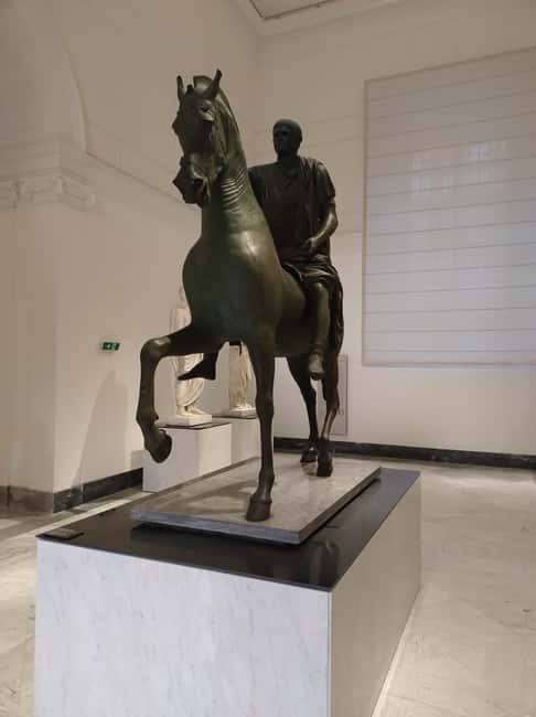 National Archaeological Museum synchronized audioguided tour without QR or app - Price and Logistics