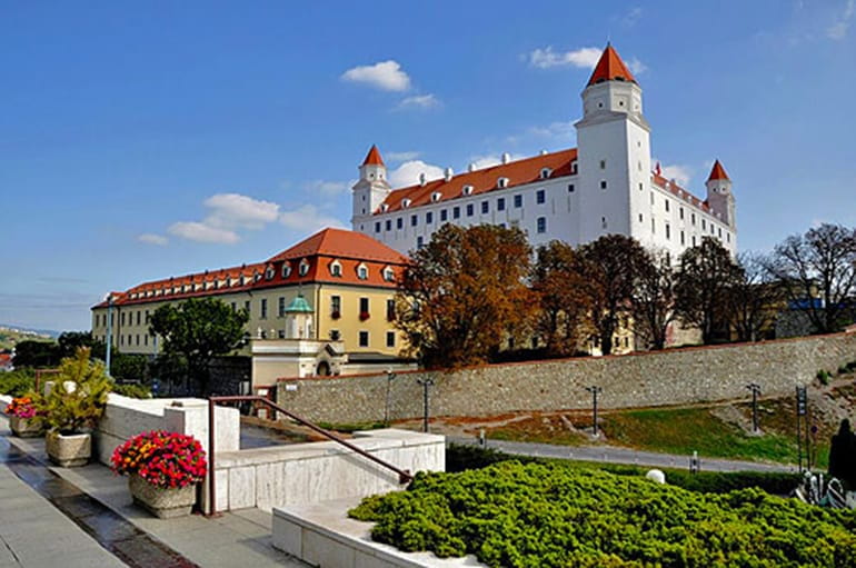 Neighboring in Bratislava: Full-Day Tour From Budapest - Key Points