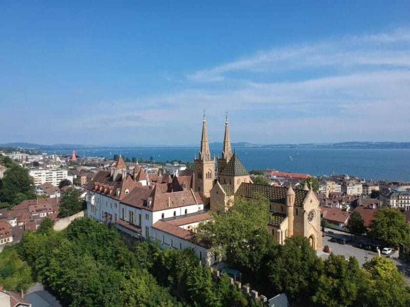 Neuchâtel: Express Walk with a Local in 60 minutes - Ease of Meeting and Starting Point