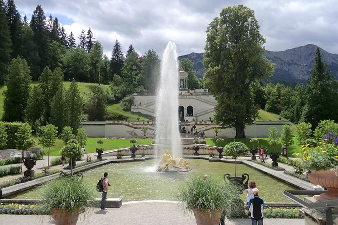 Neuschwanstein Castle and Linderhof Palace Day Trip From Munich - Exploring Neuschwanstein Castle