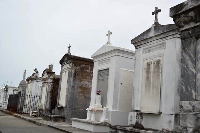 New Orleans Cemetery Bus Tour After Dark - Guest Experiences and Feedback