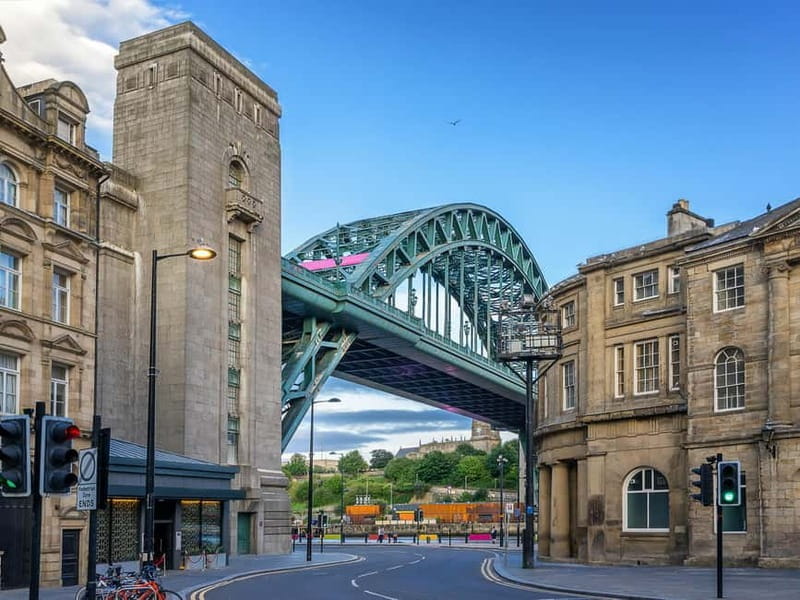 Newcastle Revealed Tour: History, Bridges and Secrets in Spanish - The Detailed Journey Through Newcastle’s Layers