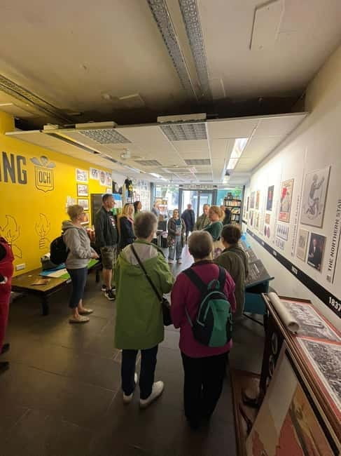 Newport: Discover Newport! A walking tour - Entering Newport: A City of Contrasts and Change