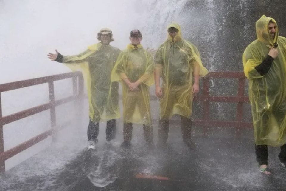 Niagara Falls Canada & USA: Small Group Deluxe Tour - Border Crossing Requirements