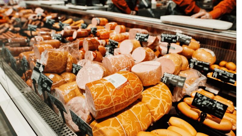 Nice : gourmet food Tour: Enjoy Mediterranean delicacies - Cheese and Sweet Treats: Cheese Shop and Ice Cream