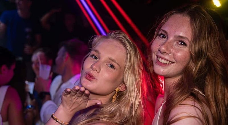 Nice: Party Bar Crawl, 4 Bars + 1 Club with VIP & Free Shots - FAQ