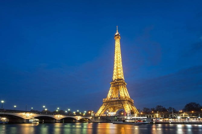 Night Paris / duration 2h - from 1 to 6 passengers - Entering the World of Paris at Night