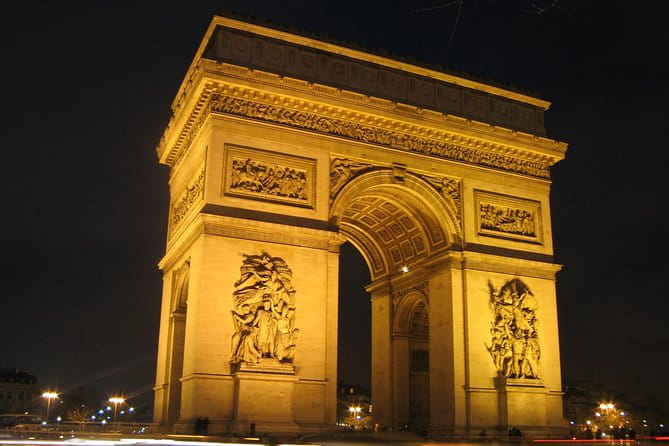 Night Paris / duration 2h - from 1 to 6 passengers - The Route Breakdown: A Night in Paris