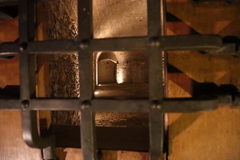 Night-Time Tour Legends and Mysteries of Pamplona - Key points / Takeaways