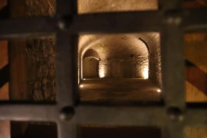 Night-Time Tour Legends and Mysteries of Pamplona - Who Will Love This Tour?