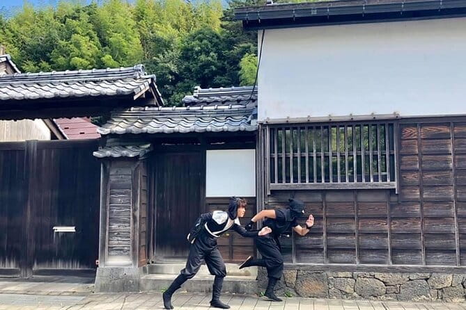 Ninja Costume Rental - Location and Transportation Options