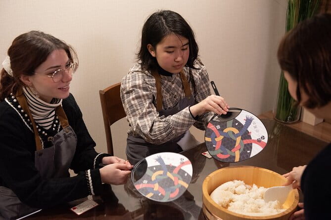 Nishiki Market Stroll and Kyomachiya Cooking Experience - Discovering Kyomachiya Architecture