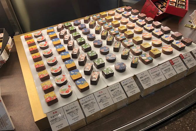 Nishiki Market Walking Food Tour With Local Guide - Traveler Feedback and Experiences